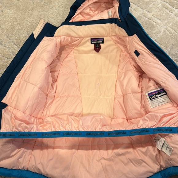 Almost brand new Patagonia jacket - Picture 2 of 3